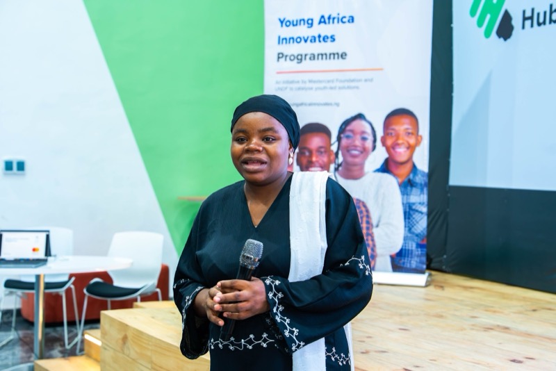 An innovator pitching at a Stage Gating session